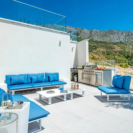 Holiday home 3 Bedroom Lovely In Dugi Rat