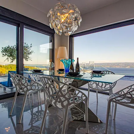 3 Bedroom Lovely In Casa vacanze Dugi Rat