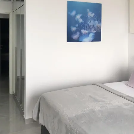 Σπίτι διακοπών 3 Bedroom Lovely In