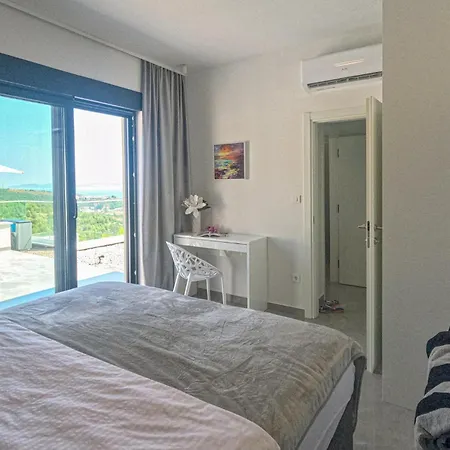 Σπίτι διακοπών 3 Bedroom Lovely In *