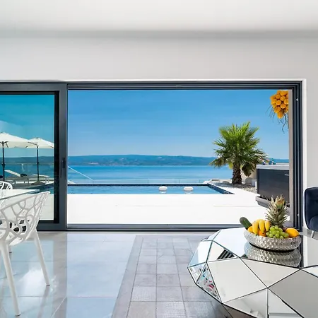 Σπίτι διακοπών 3 Bedroom Lovely In *
