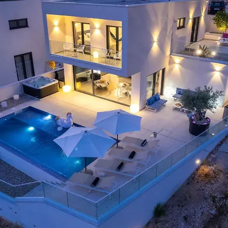 3 Bedroom Lovely In Casa vacanze Dugi Rat