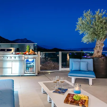 Σπίτι διακοπών 3 Bedroom Lovely In *