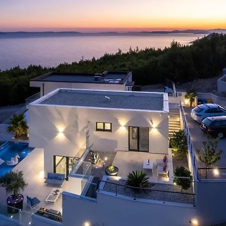 Awesome In With Private Swimming Pool, Be Inside Or Outside بيت للعطل *