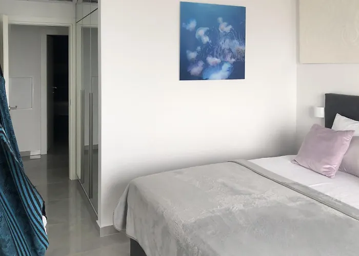 Semesterbostad 3 Bedroom Lovely In