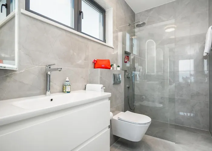 Semesterbostad 3 Bedroom Lovely In