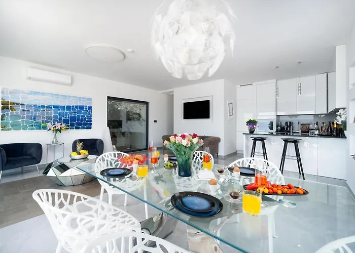 3 Bedroom Lovely In * Dugi Rat