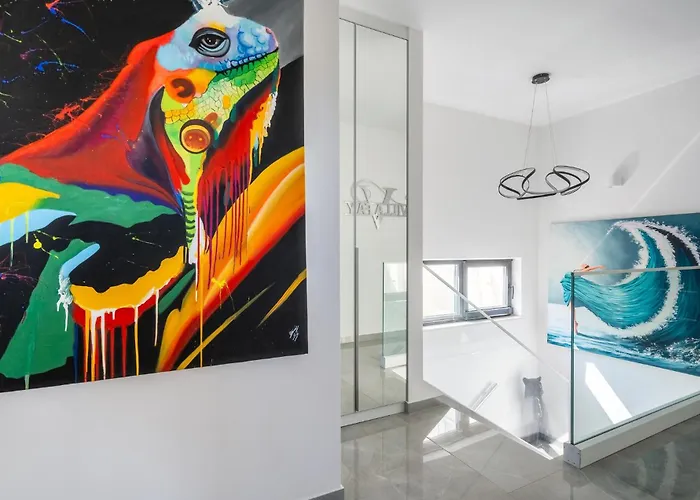 3 Bedroom Lovely In Semesterbostad Dugi Rat